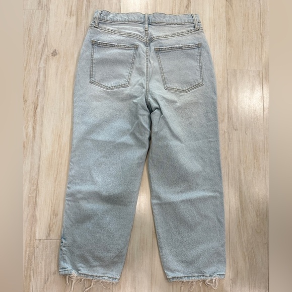 Universal Thread Vintage Straight Fit in Faded Blue - Picture 4 of 4